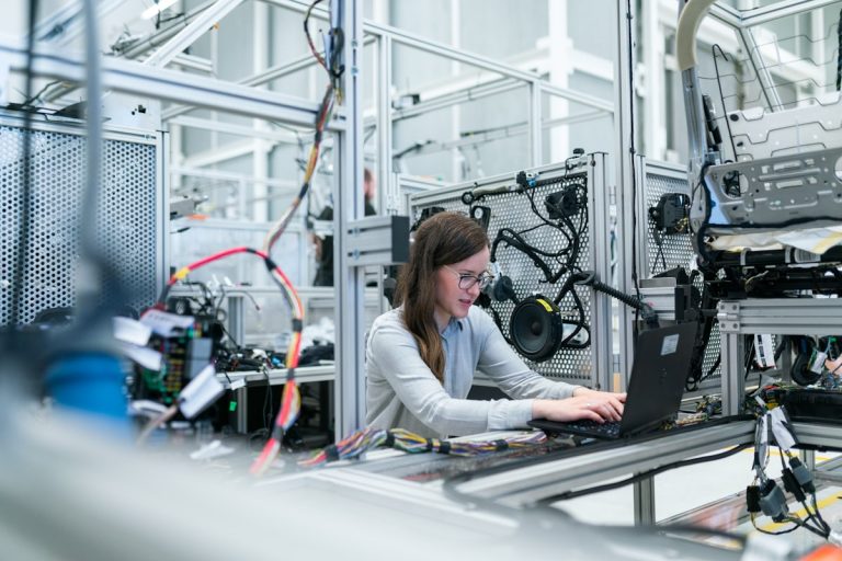 Manufacturing Companies in Ireland: Key Sectors, Leading Companies & What Buyers Should Know